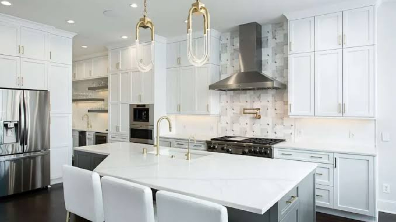 DIY vs Professional Kitchen Remodeling